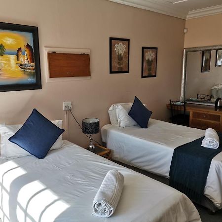 Neon Moon Otel Welkom Dış mekan fotoğraf