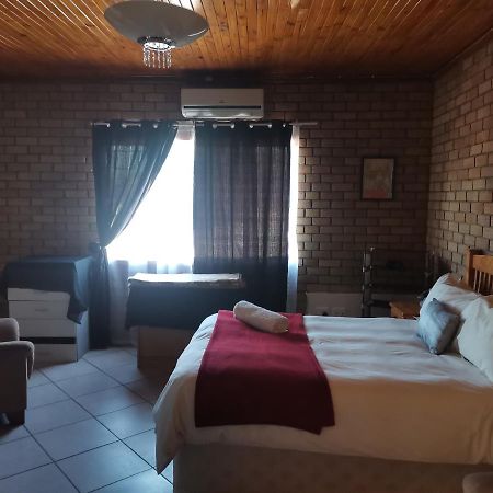 Neon Moon Otel Welkom Dış mekan fotoğraf