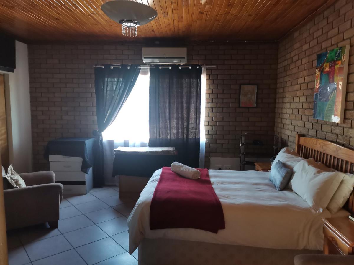 Neon Moon Otel Welkom Dış mekan fotoğraf