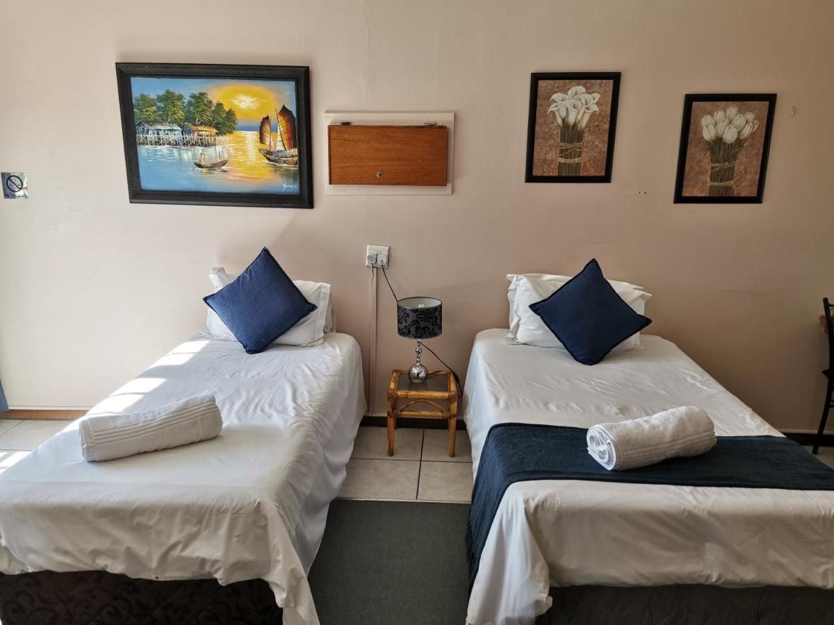 Neon Moon Otel Welkom Dış mekan fotoğraf